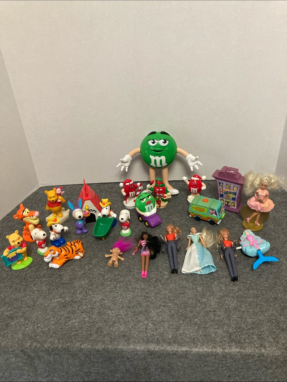 Toy lot, Scooby-Doo, Barbie, troll, snoopy Pooh & Friends, M&M